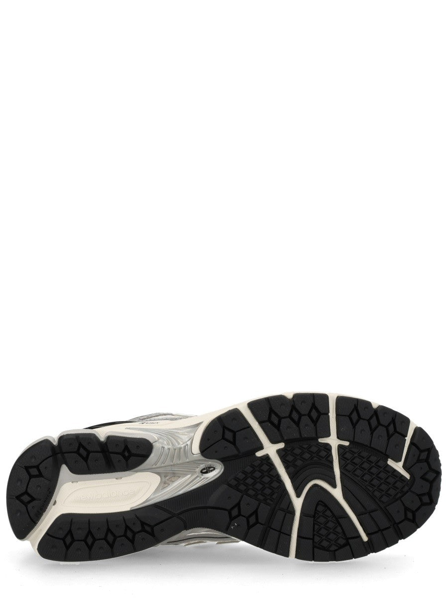 New Balance Unisex Sneaker 1906R Silver