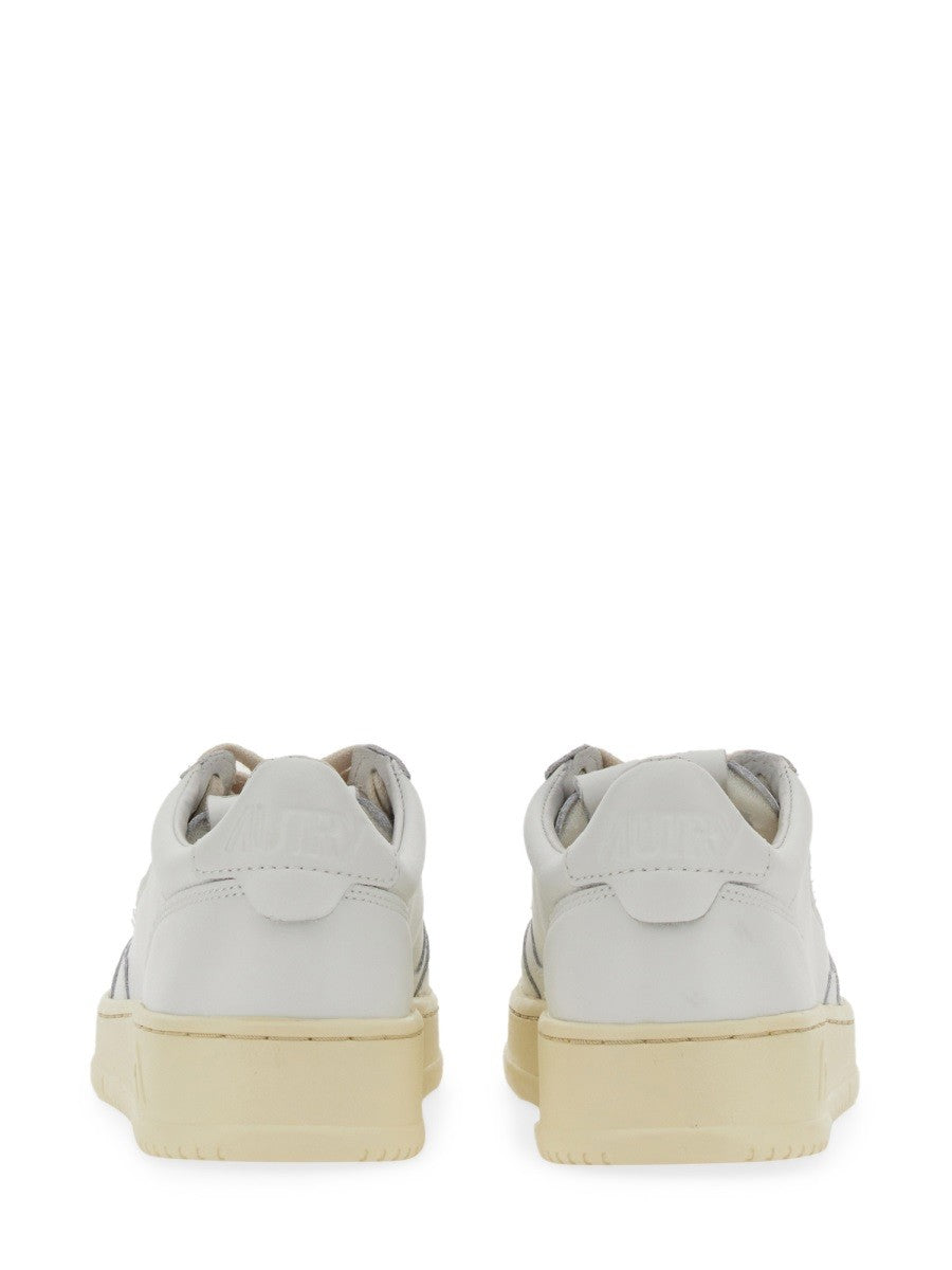 AUTRY Women's Sneaker Medalist Low White, view 5
