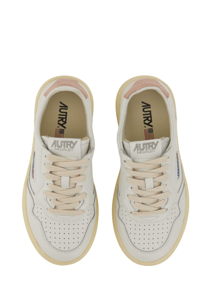 AUTRY Women's Sneaker Medalist Low White