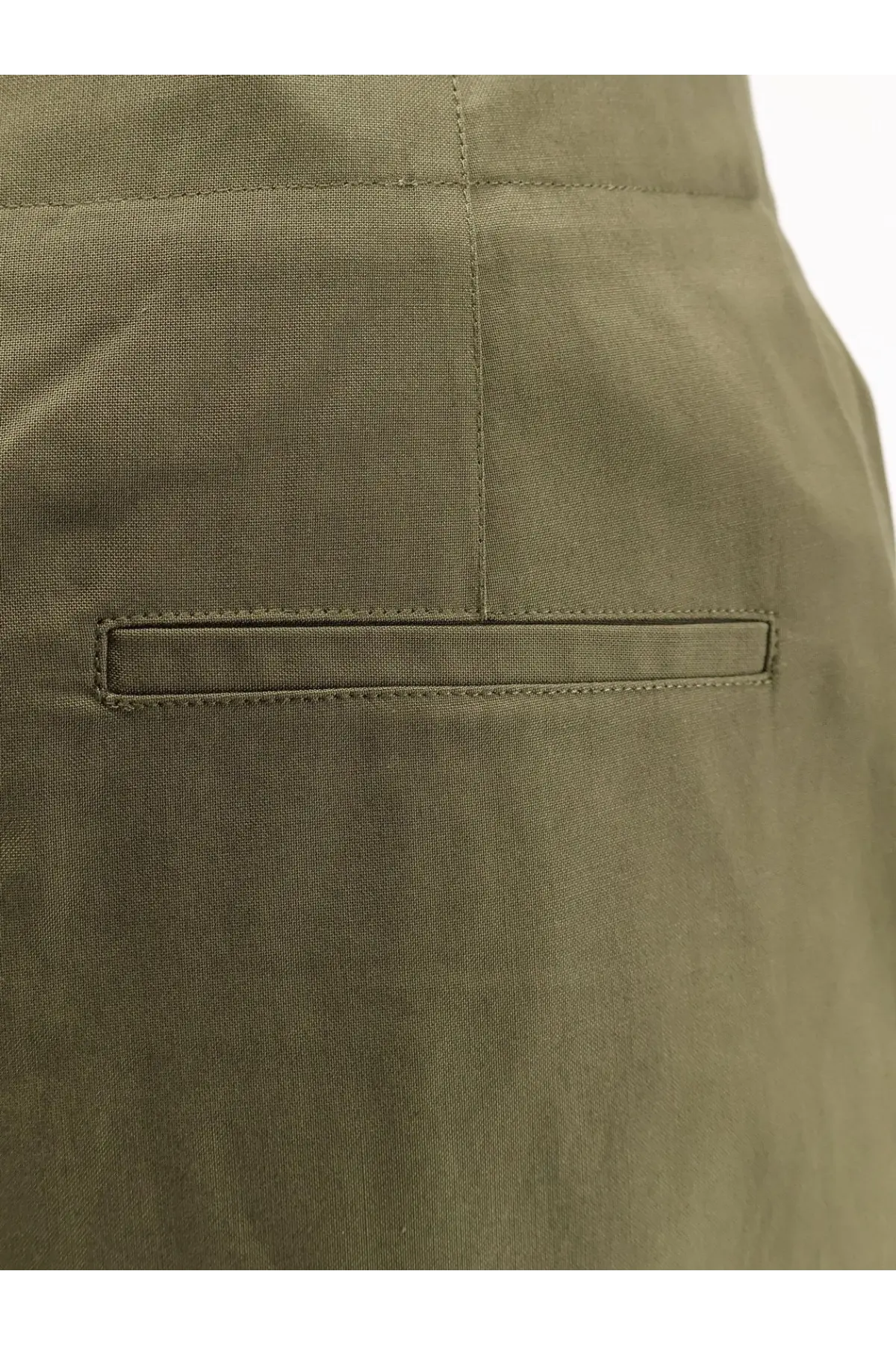 Soeur women’s daley organic cotton pants green with olive woven fabric and a subtle textured stitched rectangular pocket detail