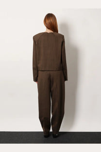 Brown tailored two-piece suit with structured shoulders in virgin wool from soeur women’s giovana sweater collection