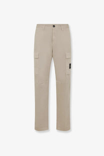Stone Island men’s organic cotton beige cargo trousers with two side pockets and black brand patch on left thigh