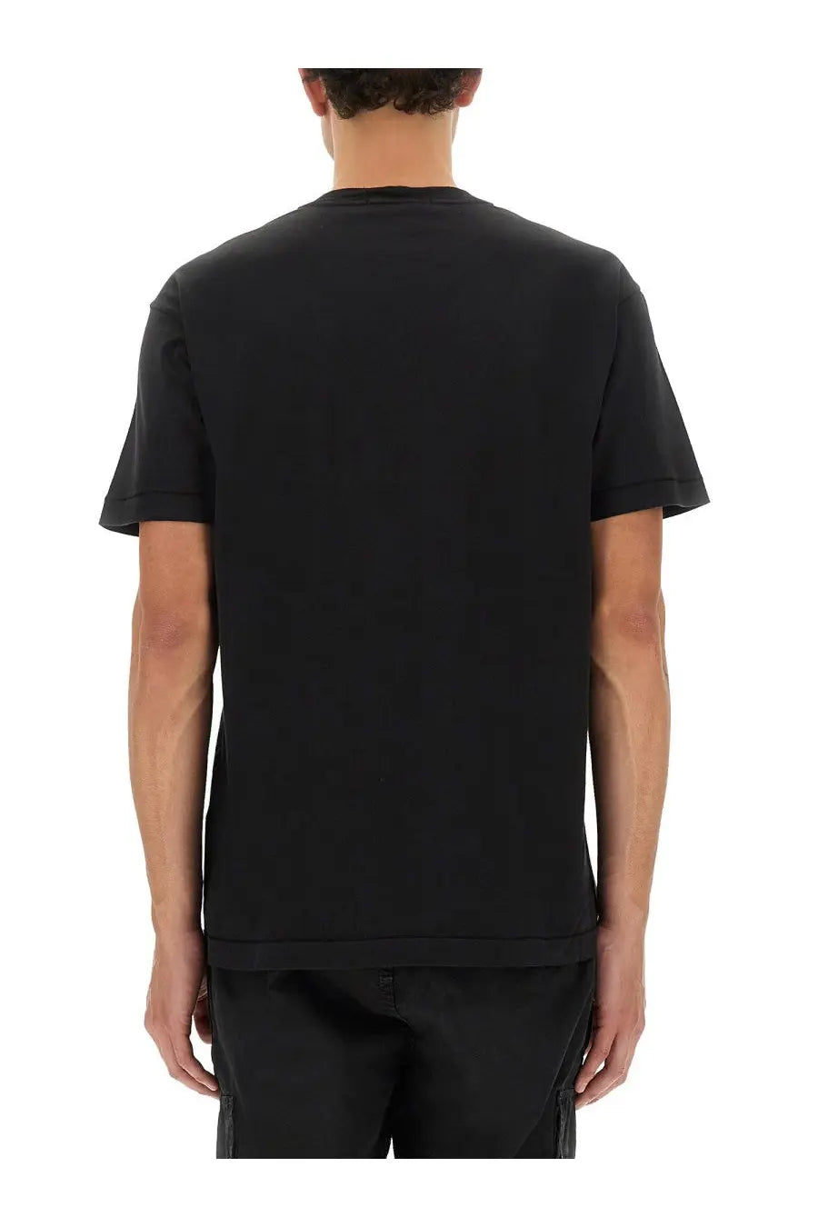 Stone island men’s slim fit black short sleeved crew neck t shirt made from soft breathable fabric