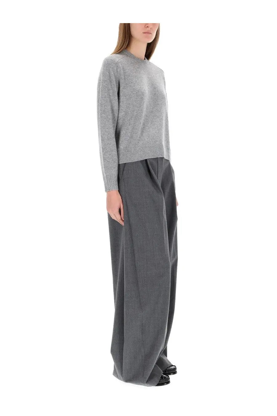 Theory women’s cashmere sweater grey with ribbed crew neckline and long sleeves in soft gray cashmere material