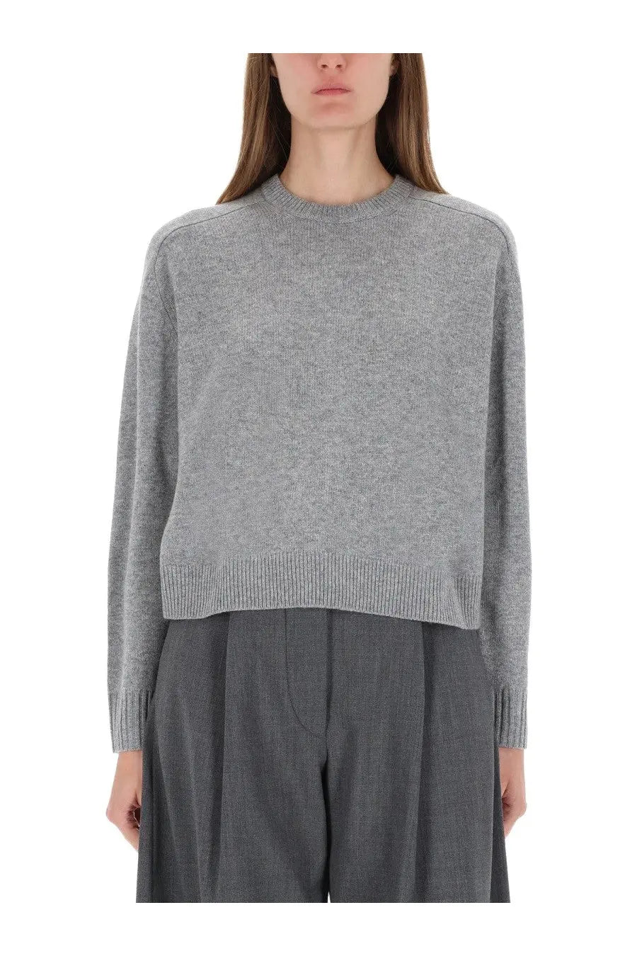 Theory women’s cashmere sweater in soft heathered gray knit with relaxed fit and ribbed cuffs