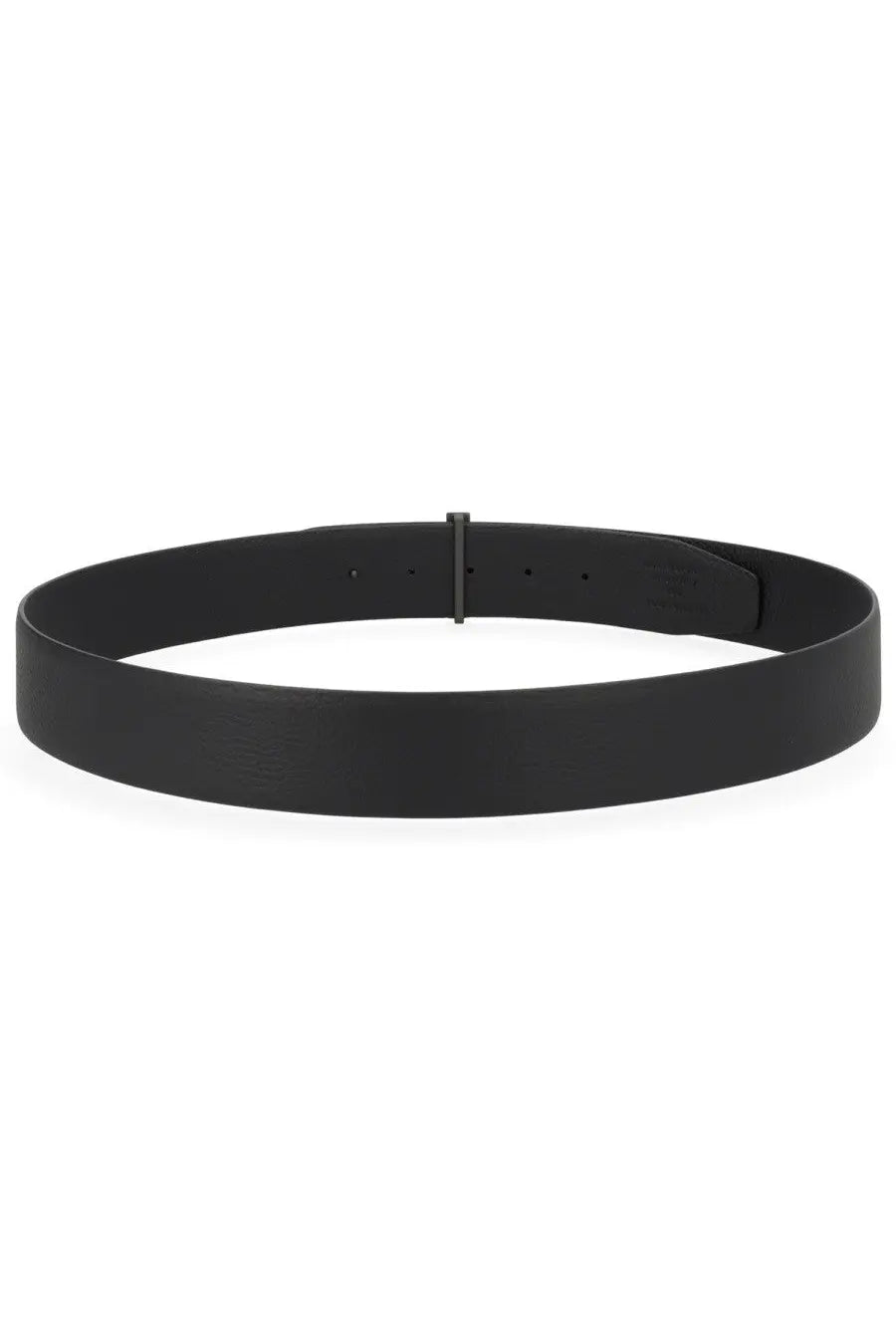 Tom Ford men’s black leather belt with minimalist buckle for a sleek and stylish look
