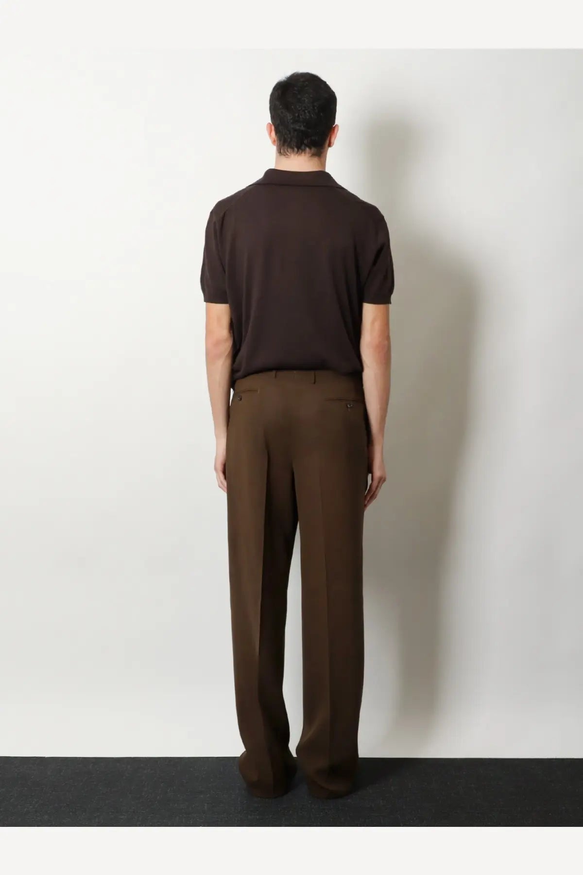 Tom Ford men’s brown wool trousers with straight-leg cut and subtle pleats at the waistband