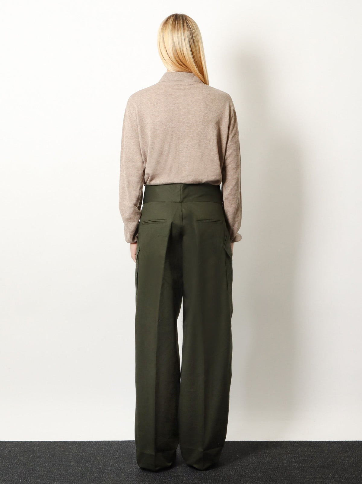 The Frankie Shop Women's Tova Cargo Cotton Trousers Green, view 3