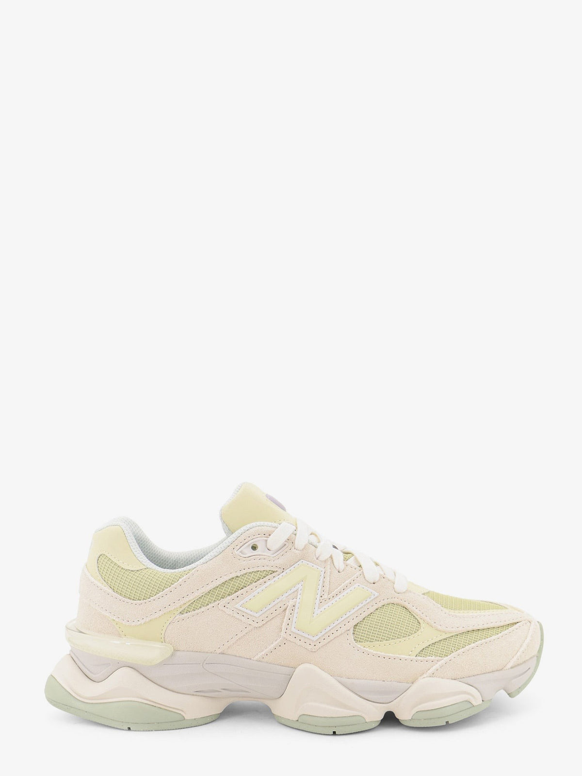 New Balance Unisex Suede Sneakers White