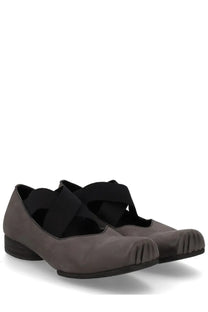 Uma wang women’s ballerina in pelle grey gray suede mary jane flats with black elastic straps and low heel