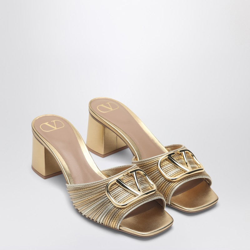 Valentino Garavani - Valentino Garavani Sandalo Slide Vlogo Signature gold - Sandals