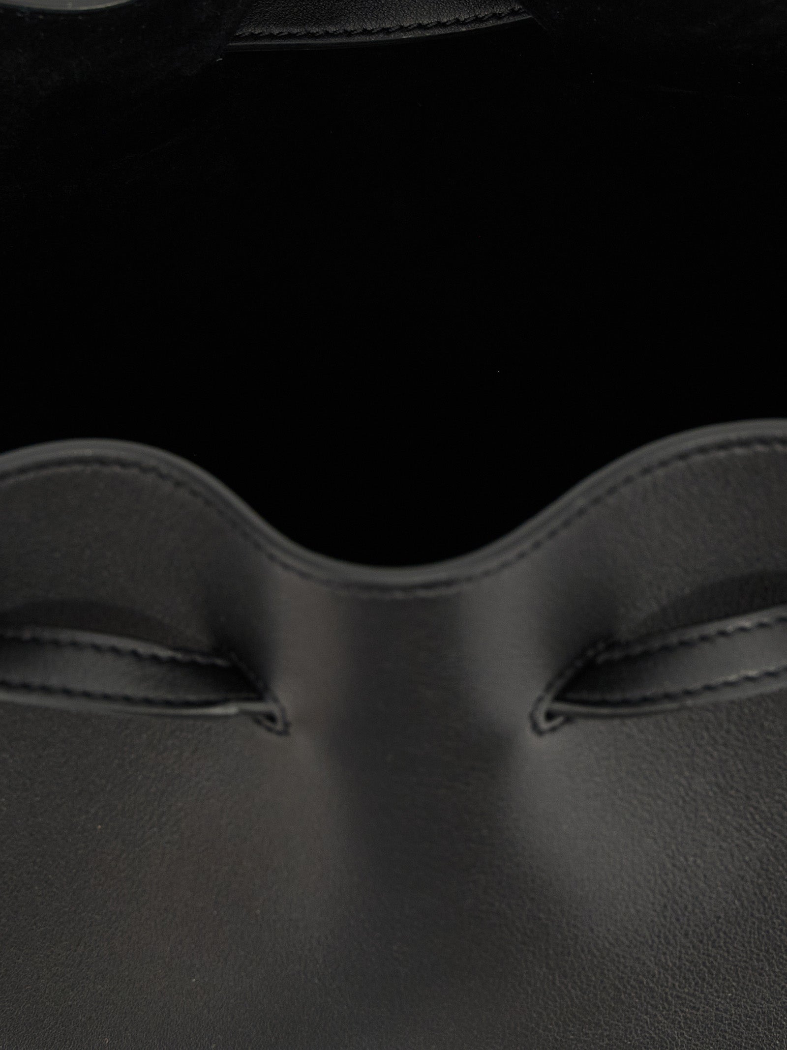 VALENTINO GARAVANI - VALENTINO GARAVANI - Valentino Garavani VLogo Signature shoulder bag - Women’s Bags