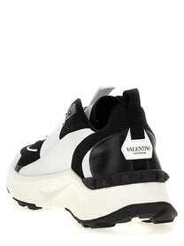 VALENTINO GARAVANI - VALENTINO GARAVANI - Valentino Garavani ’True Act’ sneakers - Men’s Shoes