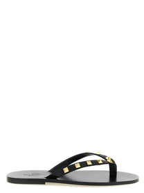 Valentino Valentino Garavani Thong Rockstud Sandals Black