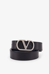 Valentino men’s vlogo black leather reversible belt with silver toned vlogo buckle for stylish wear