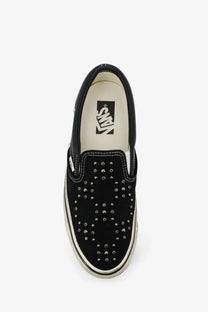 Vans men’s lx classic slip on black suede sneaker with silver stud skull design in leather and canvas materials