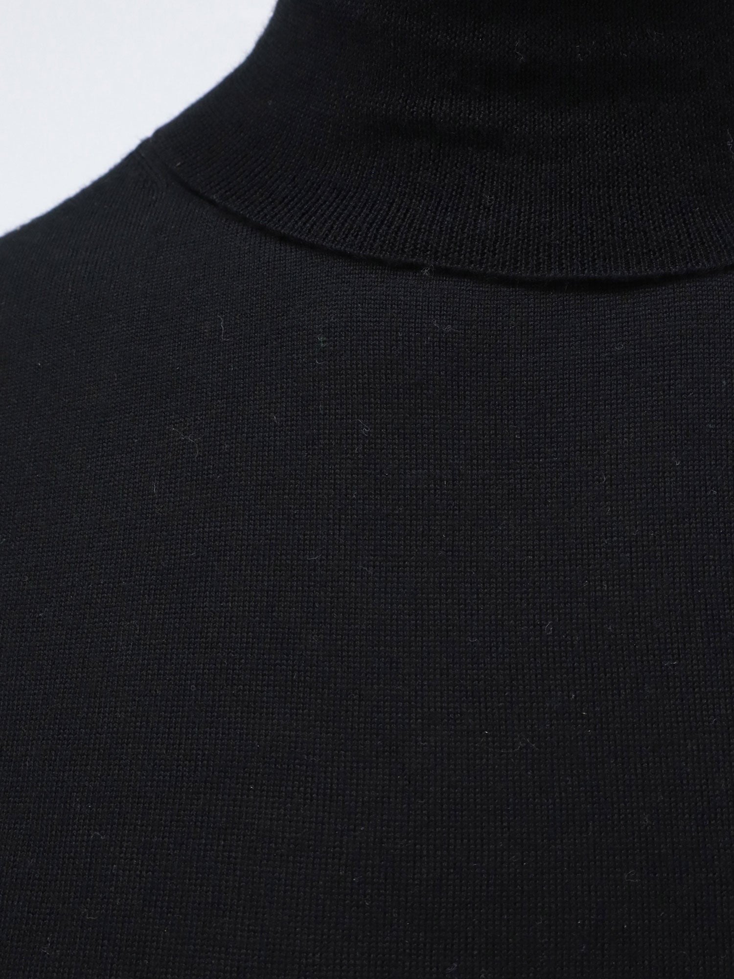 ASPESI Women's Virgin Wool Turtleneck Sweater Black