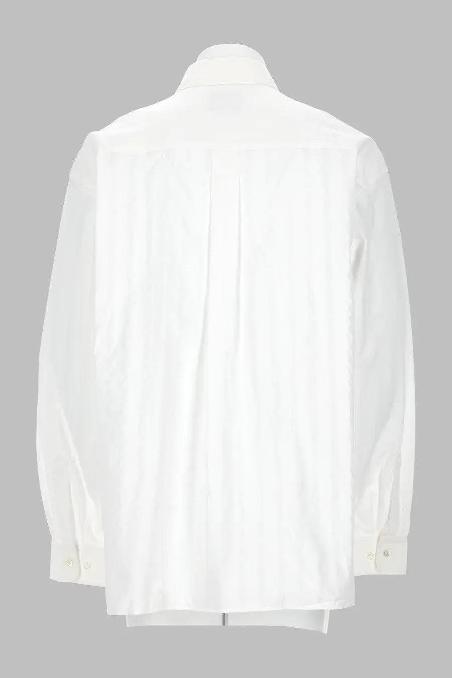 Vivienne Westwood men’s camicia Bernhard white crisp long-sleeved button-up shirt with classic collar and back pleats shown from the back