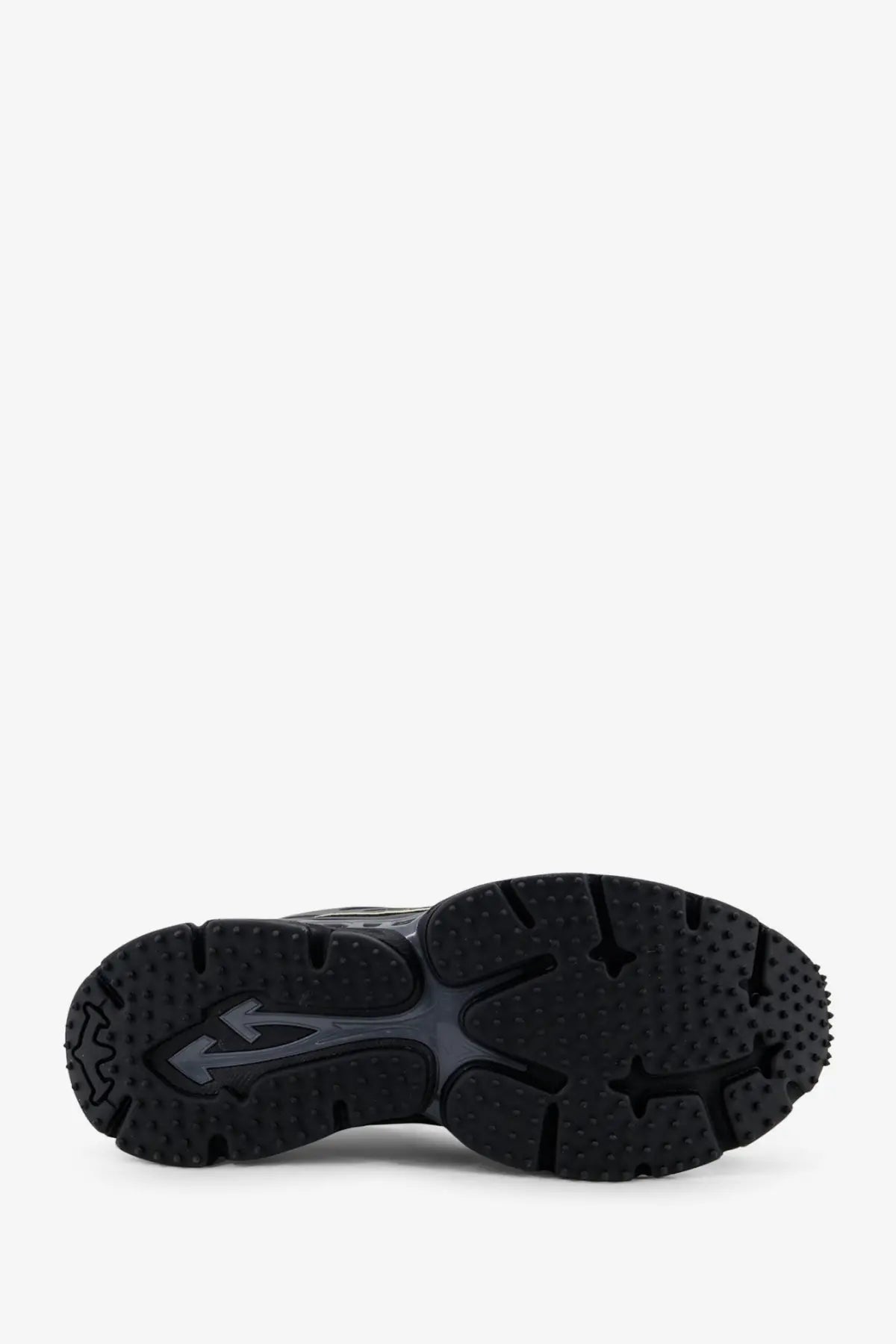 Back view of off-white men’s ow be right back low top sneakers featuring a black rubber sole with a gray logo on the heel