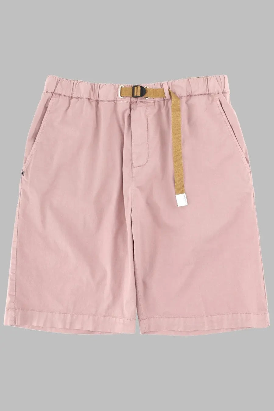 White sand men’s shorts in cotone blue featuring pink lightweight fabric with tan belt and buckle details