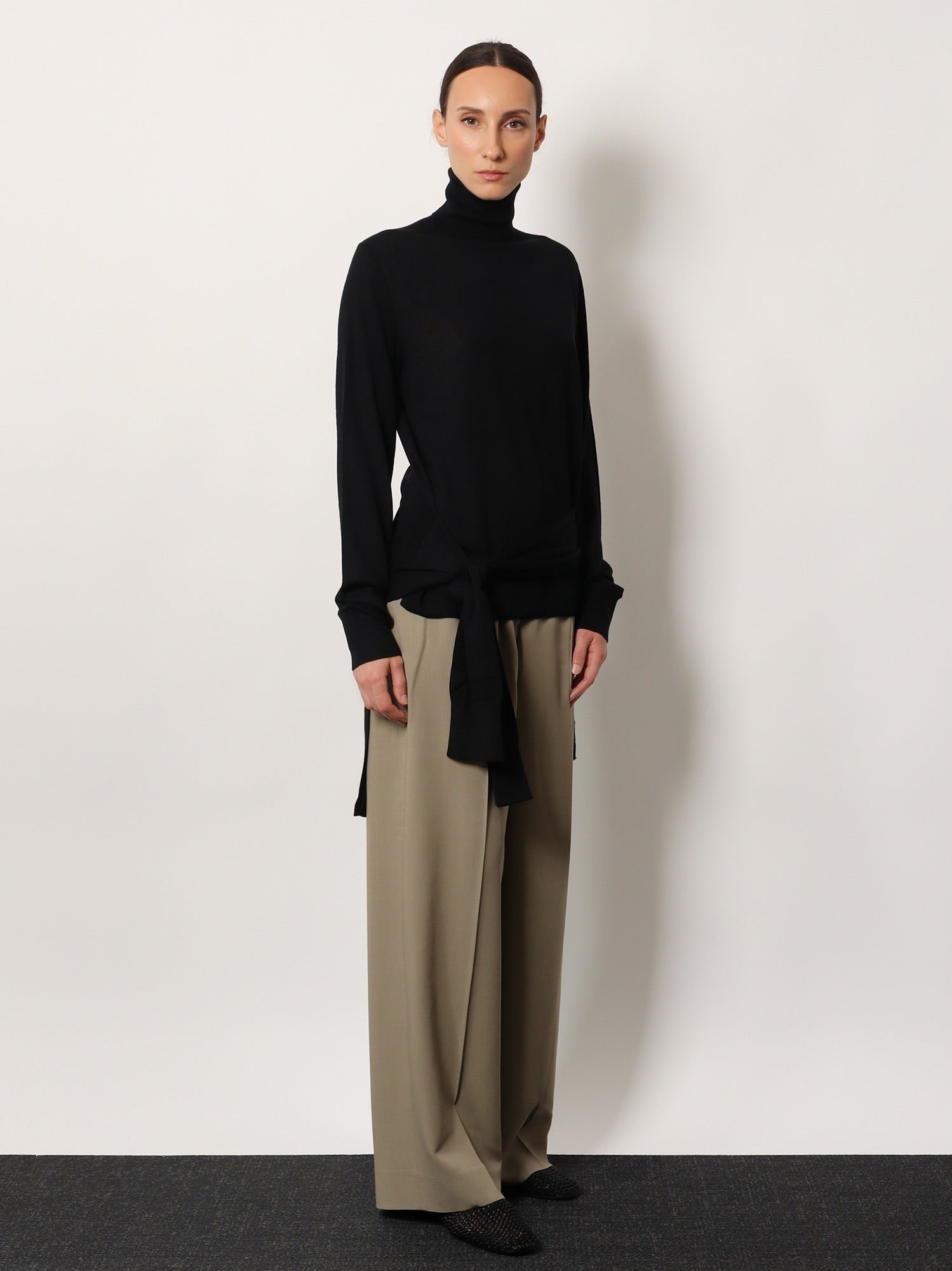 Toteme Women's Wool and Silk Turtleneck Black