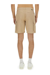 Woolrich men’s beige cargo shorts made of durable fabric with multiple pockets and a belt loop waistband