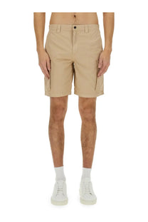 Woolrich men’s beige cargo shorts made of durable fabric with side pockets and button closure for casual wear