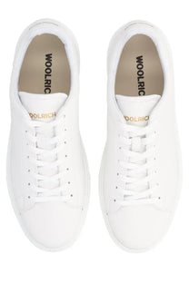 Woolrich men’s sneaker classic court white made of white leather with gold branding on tongue and insole