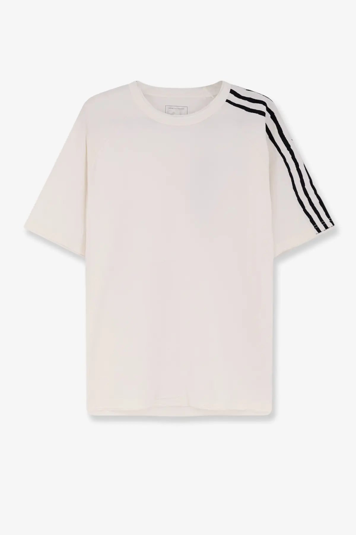 Y-3 men’s cotton beige t-shirt with cream short sleeves and black 三条纹 stripes on shoulder in soft fabric